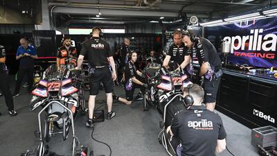 MotoGP 2026. I retroscena nel box di Marco Bezzecchi durante il weekend in Brasile. Da "La moto si muove di continuo" alla gioia per la vittoria [VIDEO]