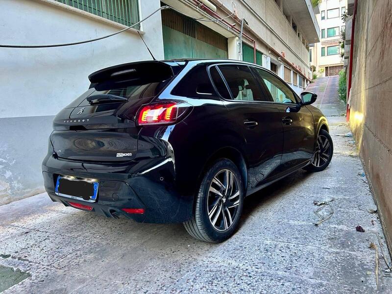 Peugeot 208 usata a Palermo (4)