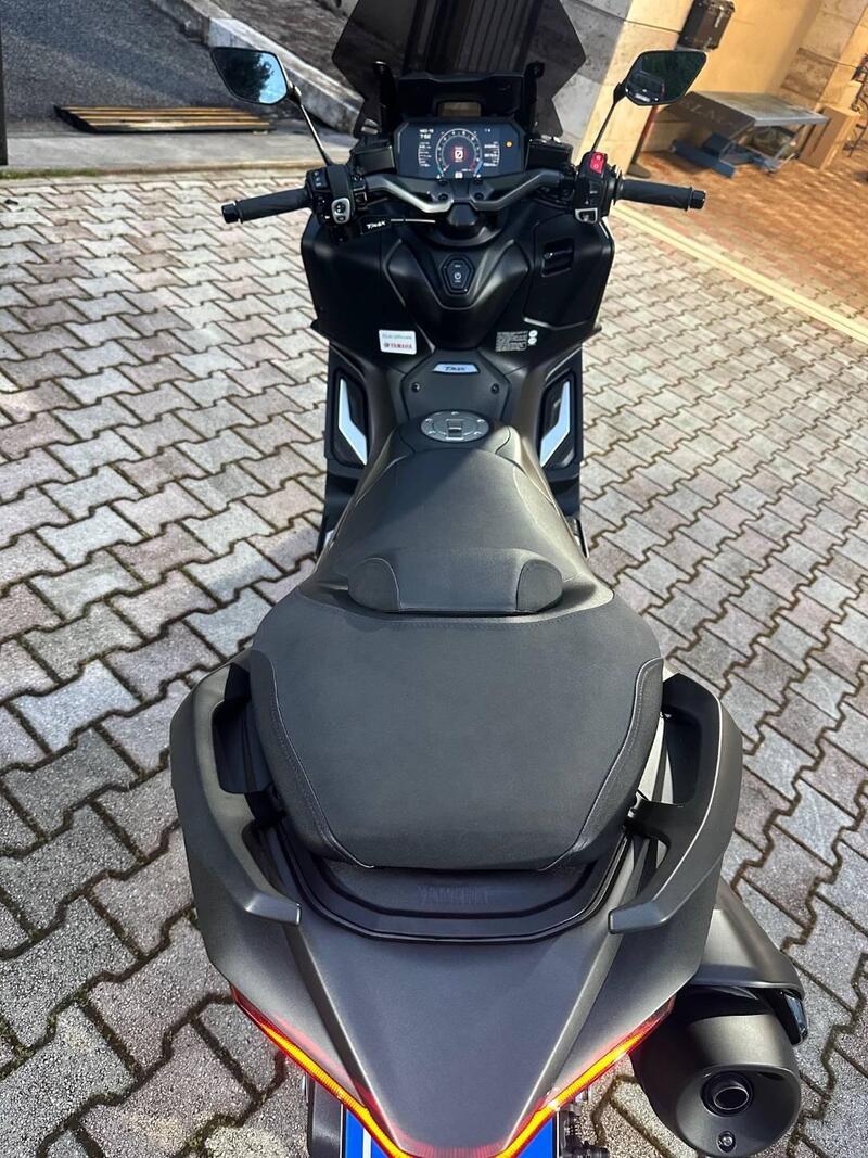 Yamaha T-Max 560 (2022 - 24) (5)