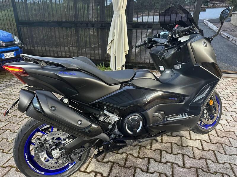 Yamaha T-Max 560 (2022 - 24) (6)