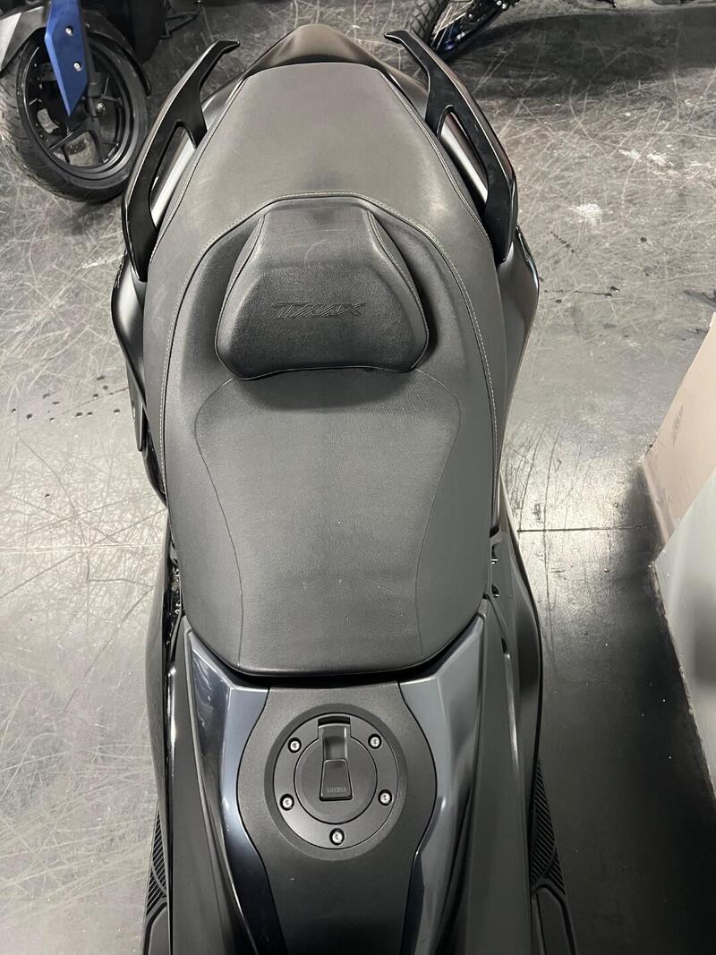 Yamaha T-Max 560 (2022 - 24) (7)