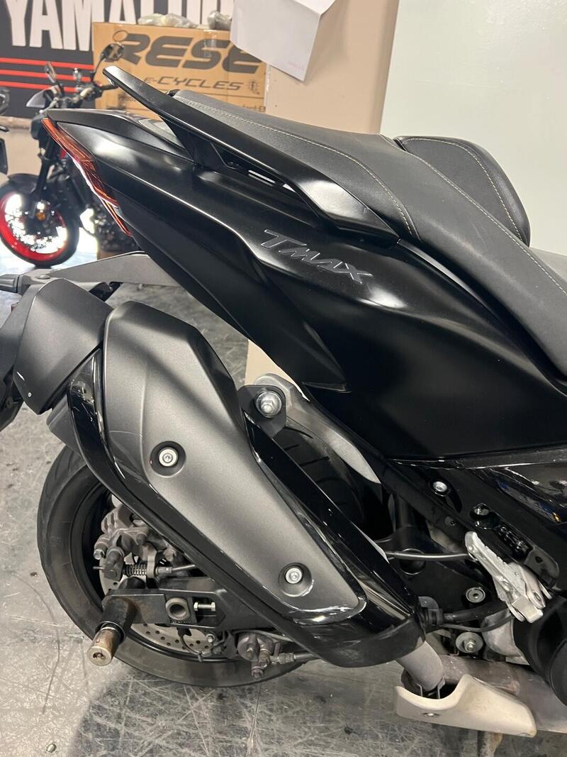 Yamaha T-Max 560 (2022 - 24) (5)