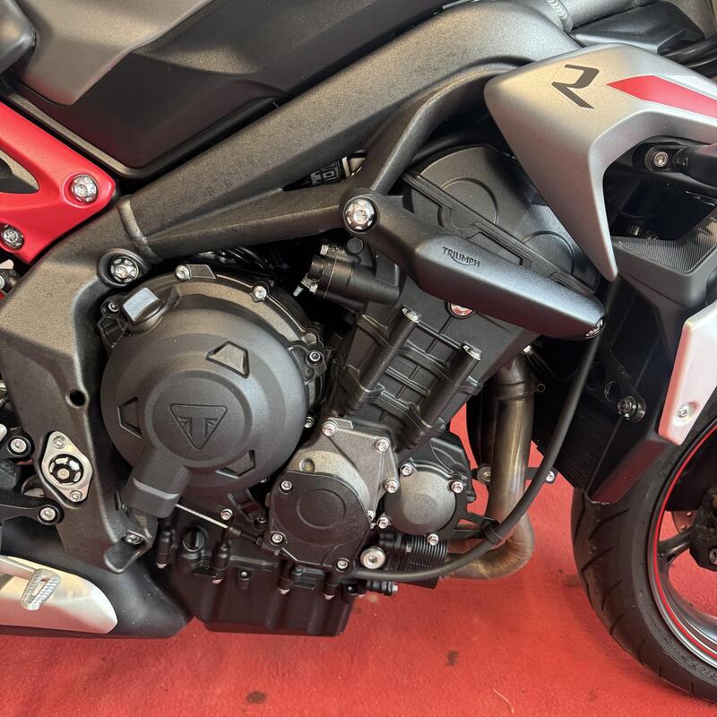 Triumph Street Triple R (2020 - 22) (7)