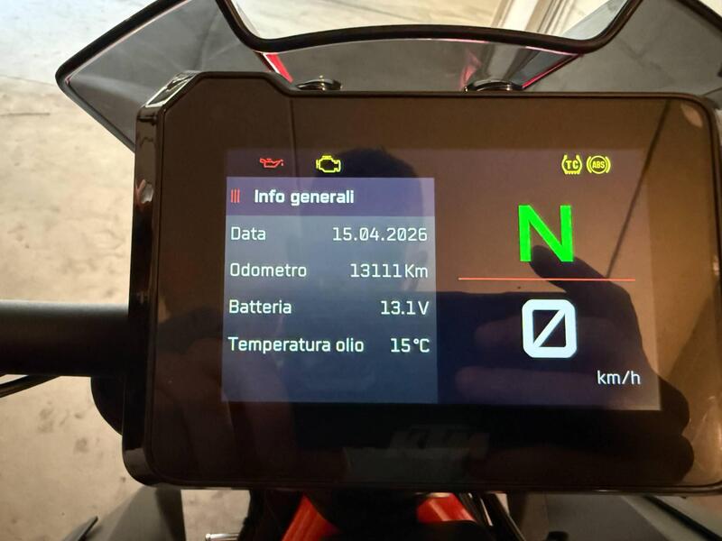 KTM 1290 Super Duke R (2021) (2)