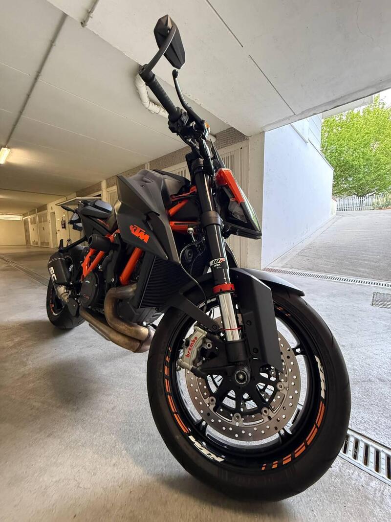 KTM 1290 Super Duke R (2021) (5)