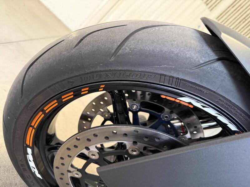 KTM 1290 Super Duke R (2021) (10)