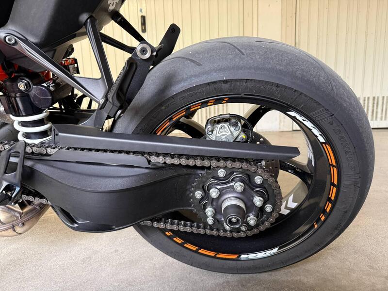 KTM 1290 Super Duke R (2021) (11)