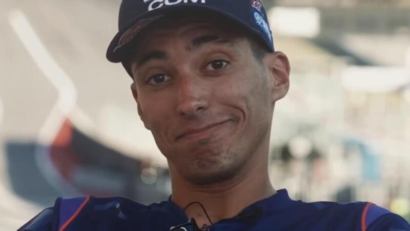 MotoGP 2026. Toprak Razgatlioglu risponde alle domande dei fan: "Come fare uno stoppie? Facile, usa il freno davanti!" [VIDEO]