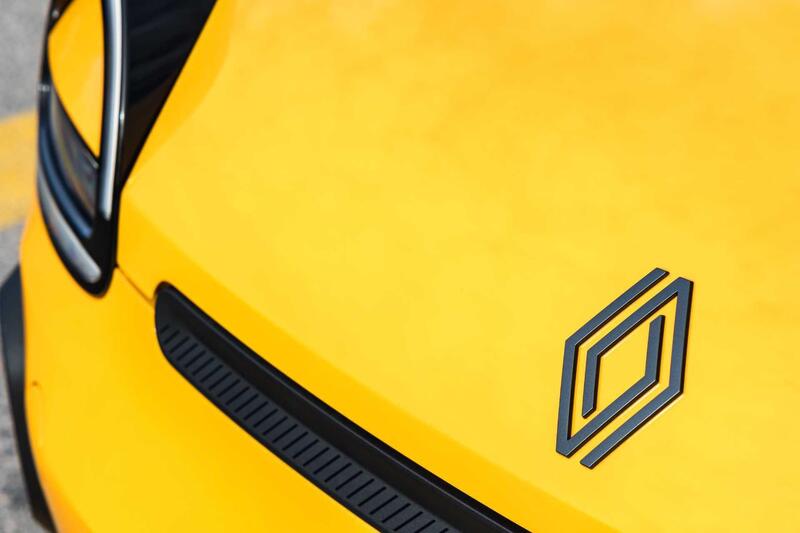 Renault riduce gli ingegneri fino al 20%: la mappa dei tagli e il nuovo baricentro in Francia