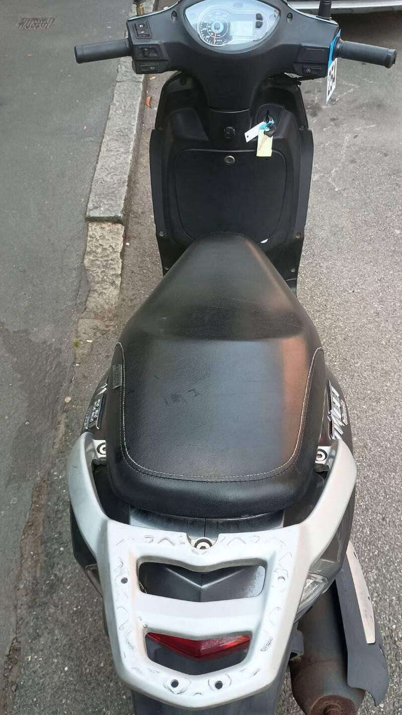 Peugeot Tweet 125 (2014 - 17) (5)