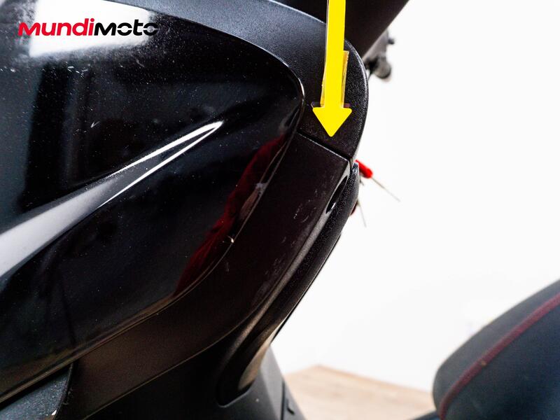 Yamaha X-Max 250 Sport (2011 - 13) (16)