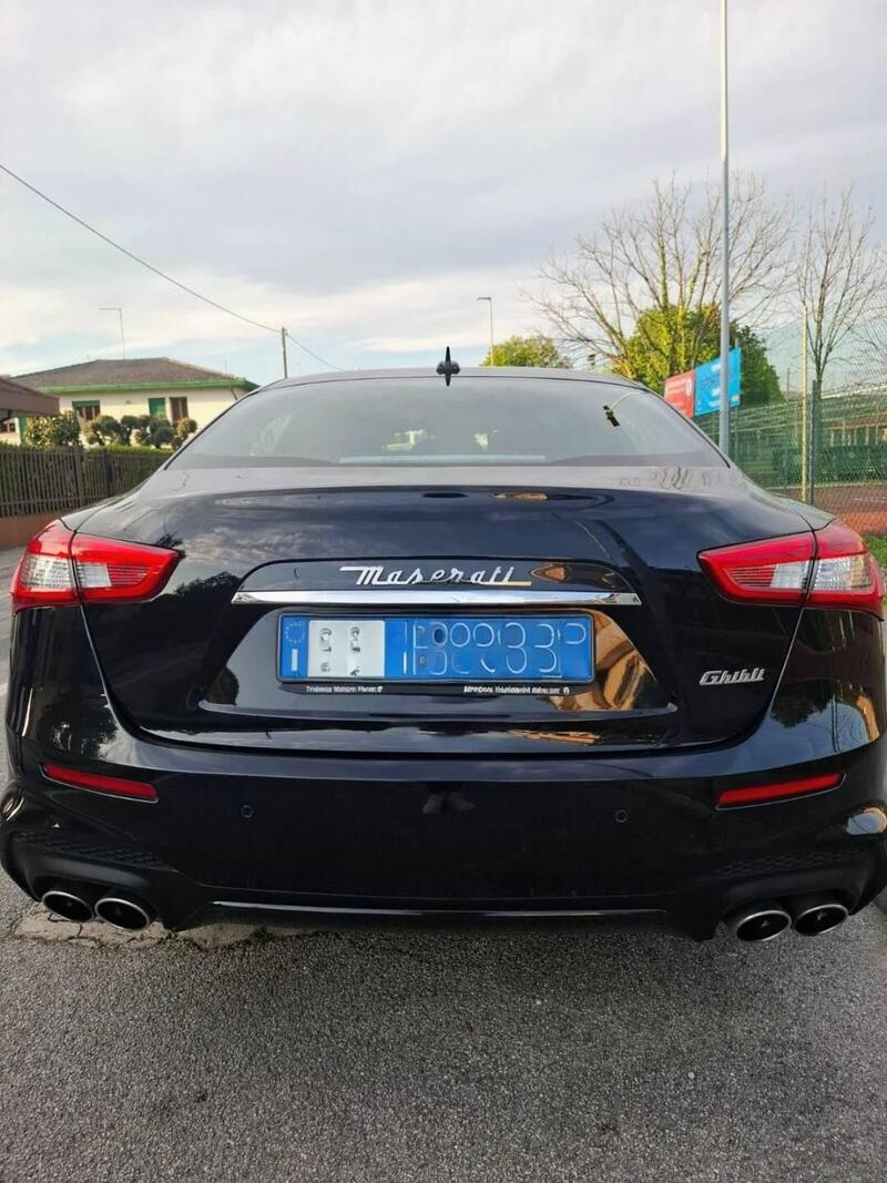 Maserati Ghibli usata a Padova (2)