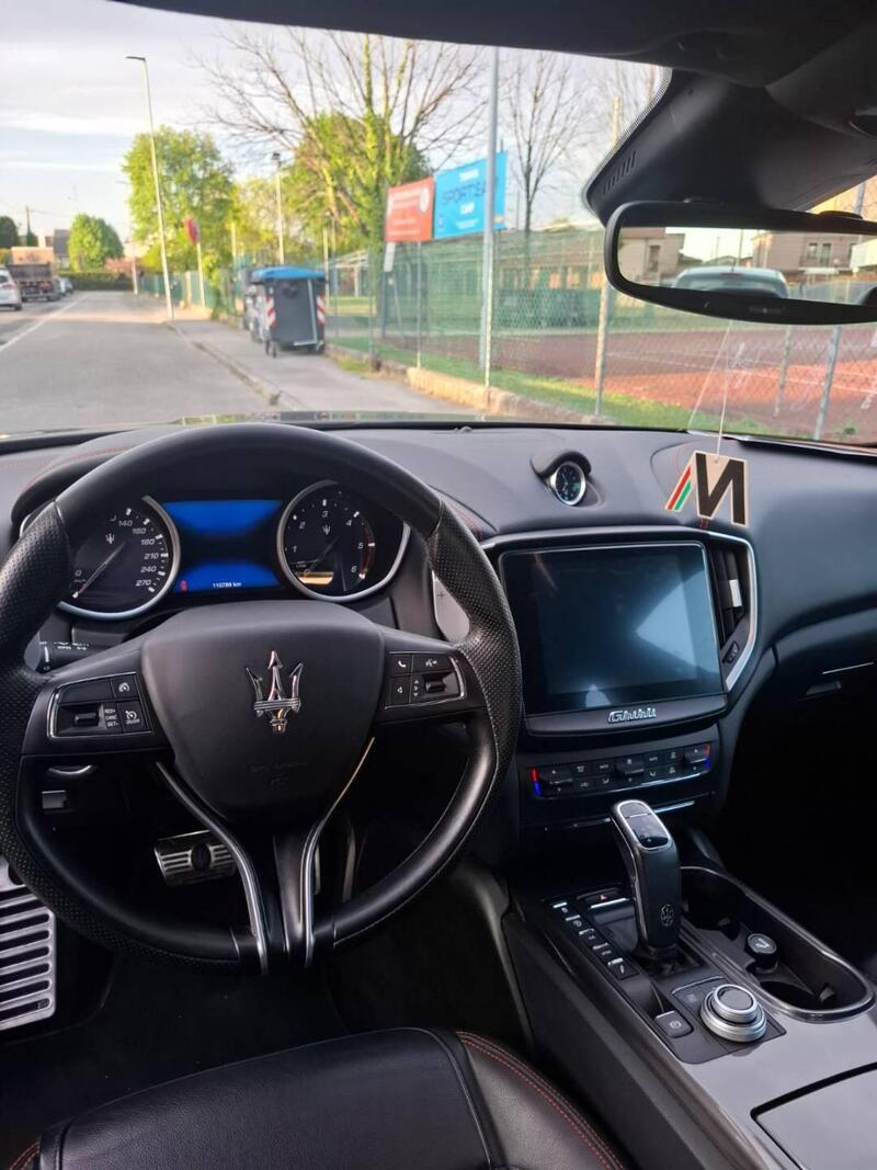 Maserati Ghibli usata a Padova (5)