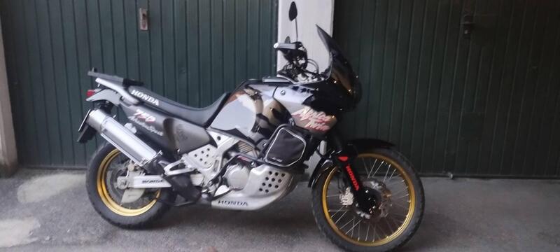 Honda Africa Twin XRV 750 (1996 - 02) (3)