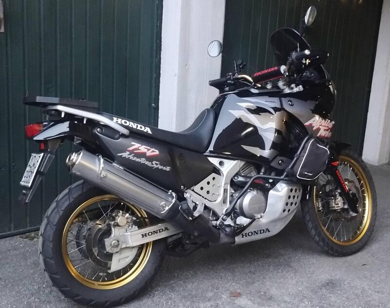 Honda Africa Twin XRV 750 (1996 - 02) (4)