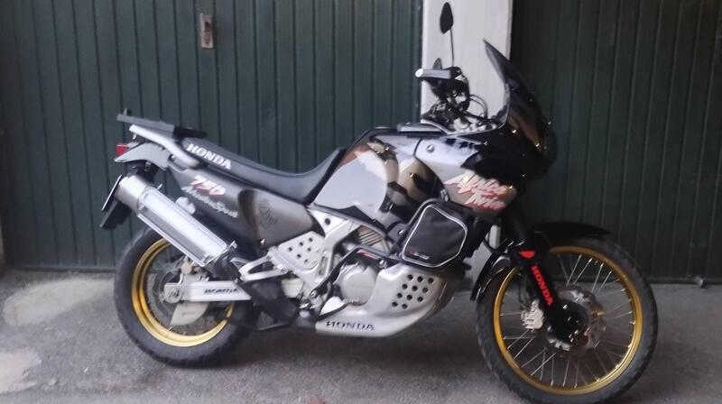 Honda Africa Twin XRV 750 (1996 - 02) (6)