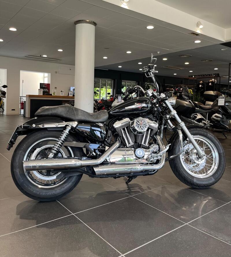 Harley-Davidson 1200 Custom (2017) - XL 1200C (5)