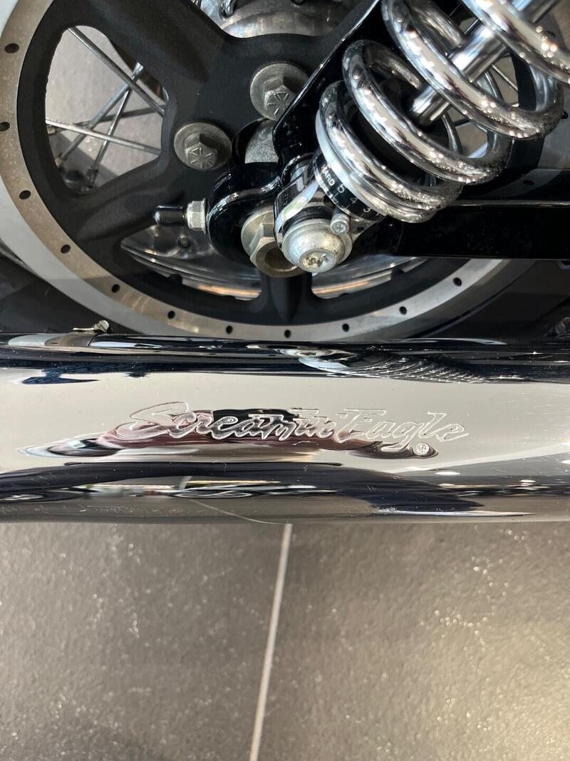 Harley-Davidson 1200 Custom (2017) - XL 1200C (9)