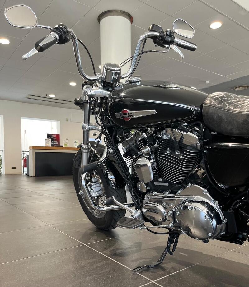 Harley-Davidson 1200 Custom (2017) - XL 1200C (10)