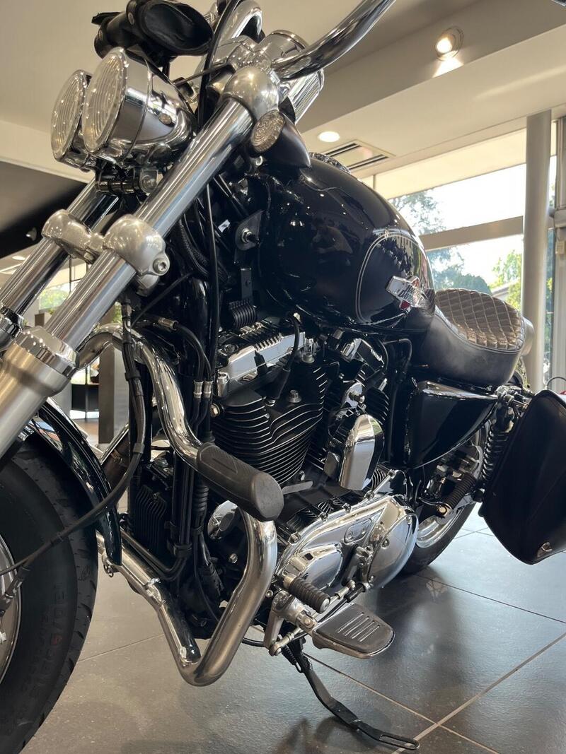 Harley-Davidson 1200 Custom (2017) - XL 1200C (13)