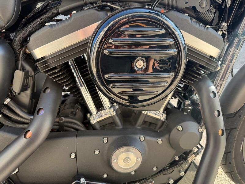 Harley-Davidson 883 Iron (2017 - 20) - XL 883N (13)