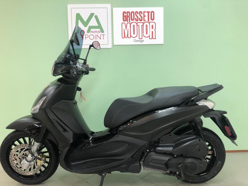 Piaggio Beverly 300 i.e. Police ABS-ASR (2017 - 20) (2)