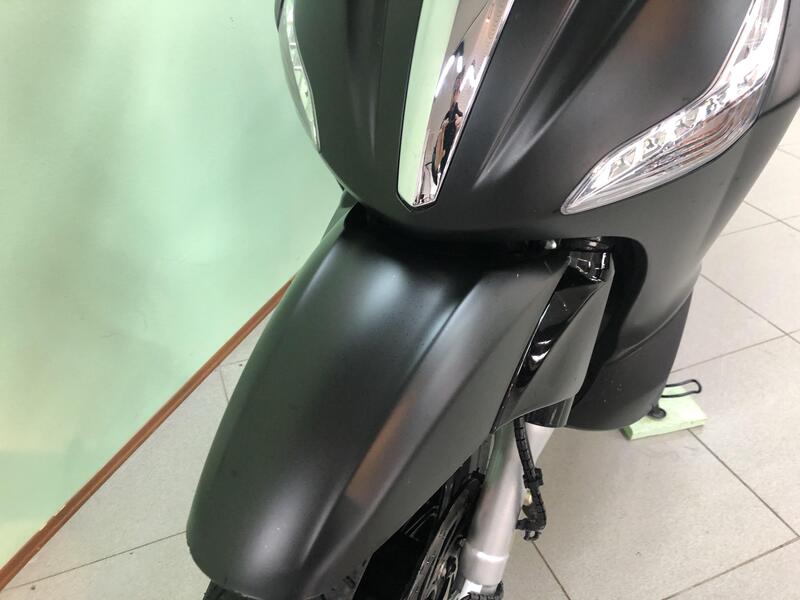 Piaggio Beverly 300 i.e. Police ABS-ASR (2017 - 20) (6)