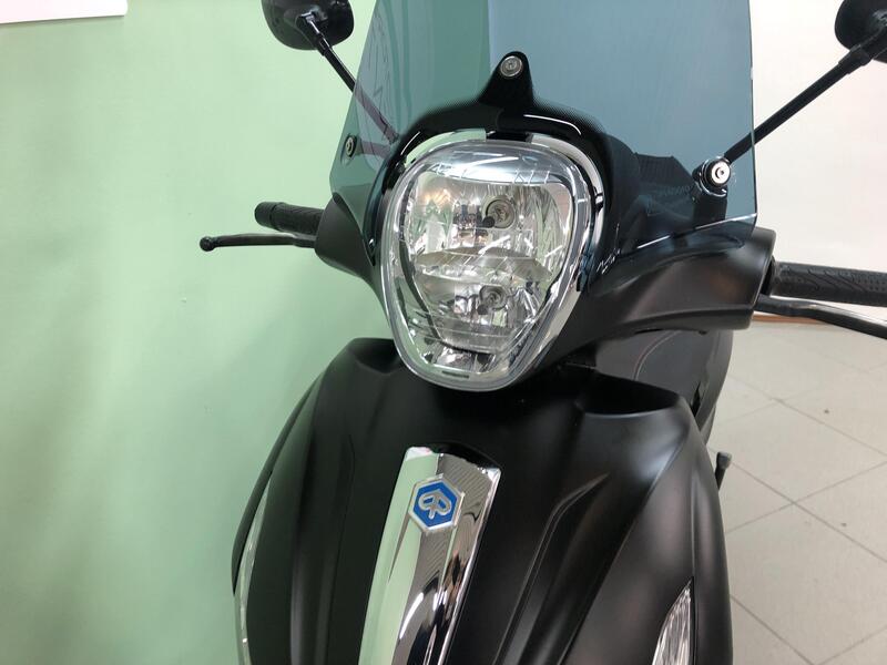 Piaggio Beverly 300 i.e. Police ABS-ASR (2017 - 20) (7)