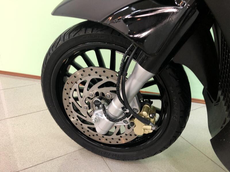 Piaggio Beverly 300 i.e. Police ABS-ASR (2017 - 20) (13)