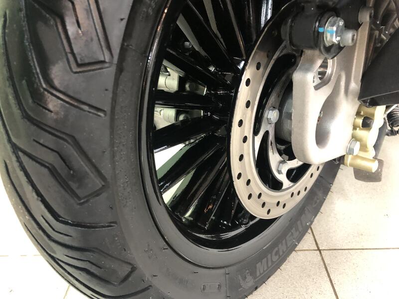 Piaggio Beverly 300 i.e. Police ABS-ASR (2017 - 20) (15)