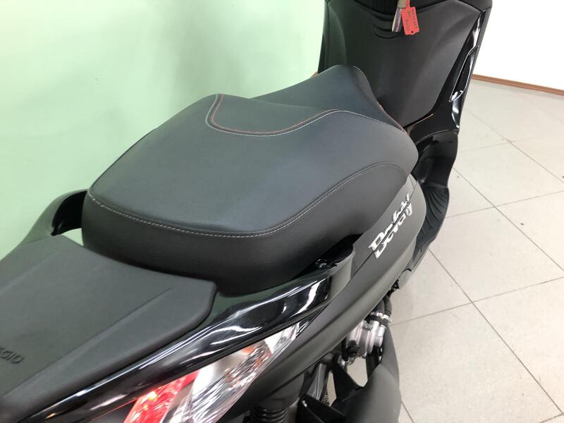 Piaggio Beverly 300 i.e. Police ABS-ASR (2017 - 20) (17)