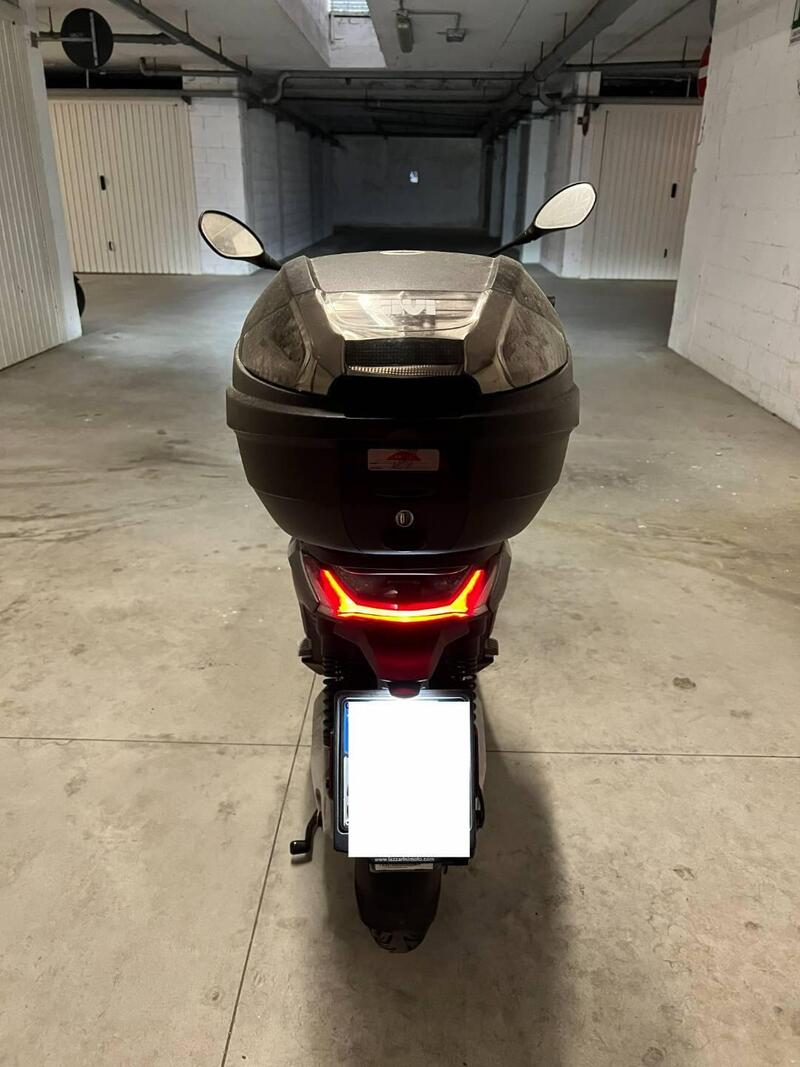 Piaggio 1 Active (2022 - 26) (4)