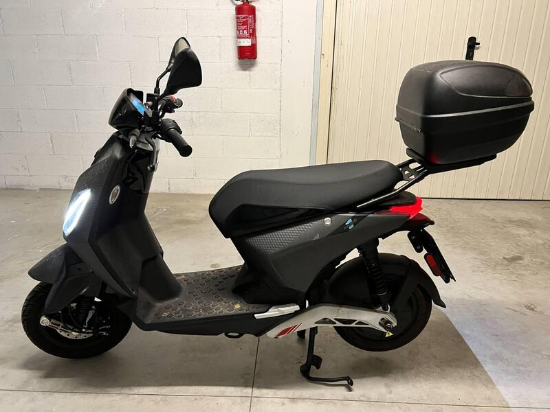 Piaggio 1 Active (2022 - 26) (2)