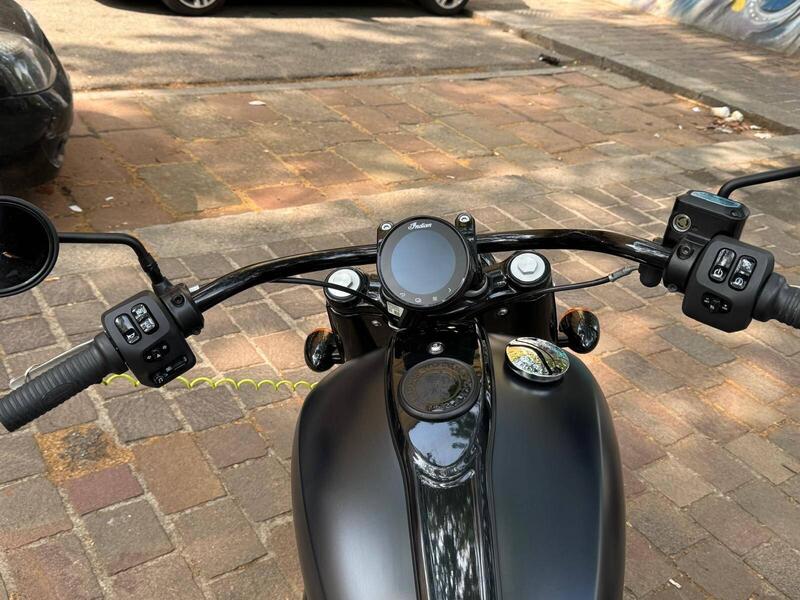 Indian Chief 1890 Bobber Dark Horse (2021 - 26) (5)