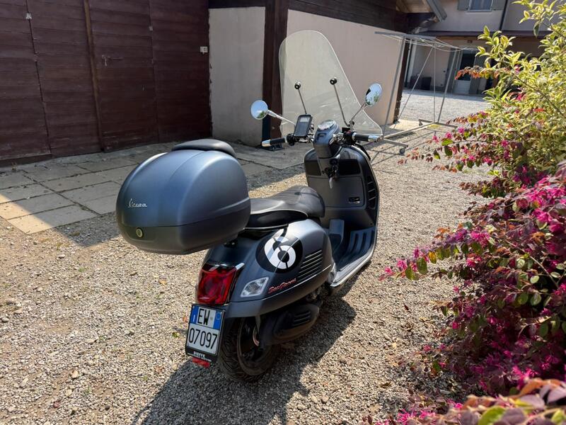 Vespa Sei Giorni 300 Hpe (2021 - 22) (9)