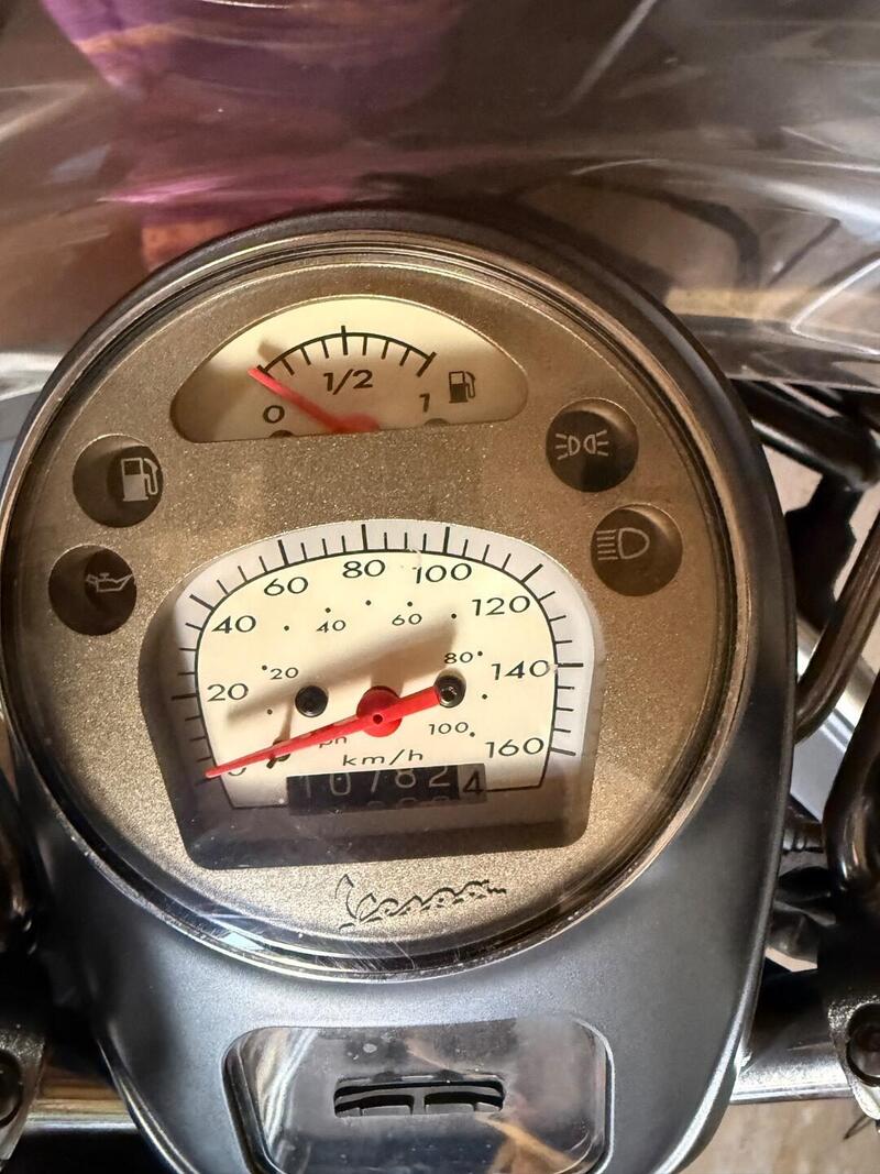 Vespa Sei Giorni 300 Hpe (2021 - 22) (13)