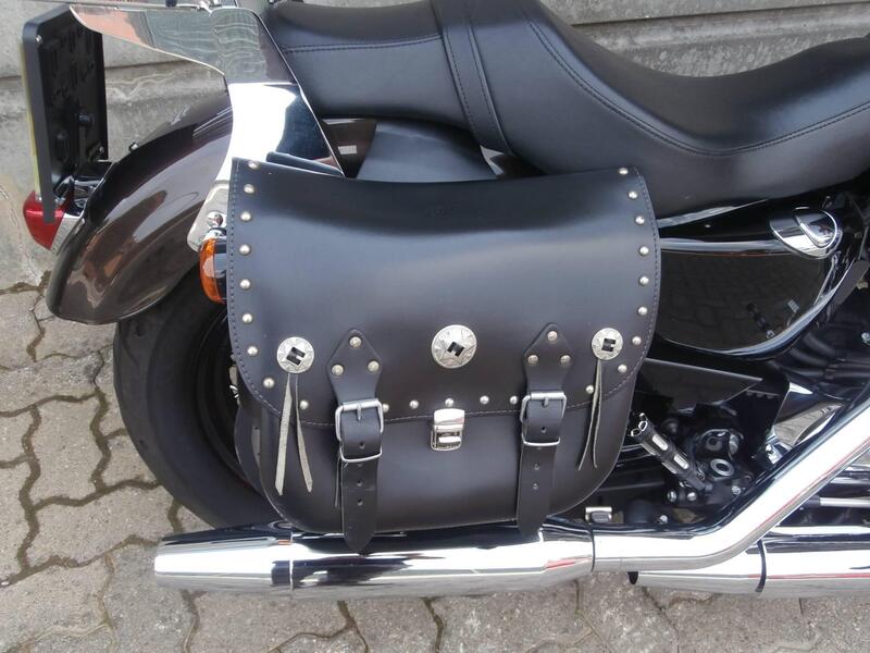 Harley-Davidson 1200 Custom (2017) - XL 1200C (12)