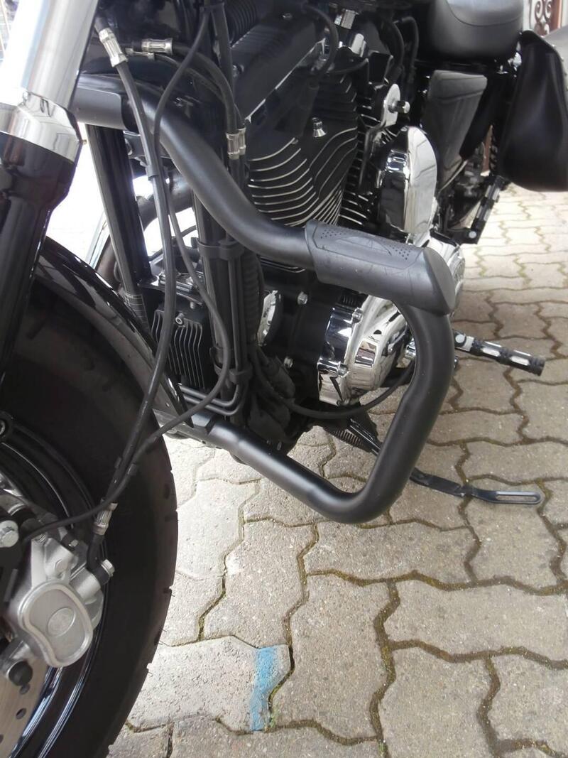 Harley-Davidson 1200 Custom (2017) - XL 1200C (16)