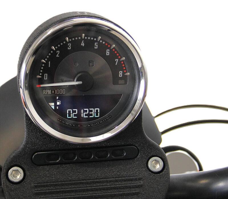 Harley-Davidson 883 Iron (2009 - 11) - XL 883N (13)