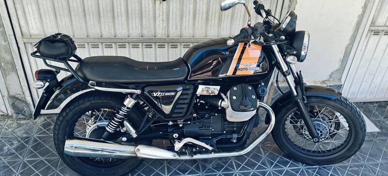 Moto Guzzi V7 II Special (2015 - 17) (3)