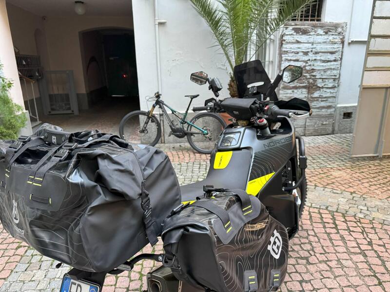 Husqvarna Norden 901 (2022 - 26) (2)