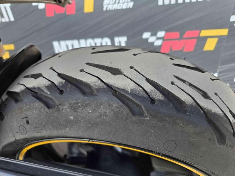 Yamaha YZF R1 (2007 - 08) (9)