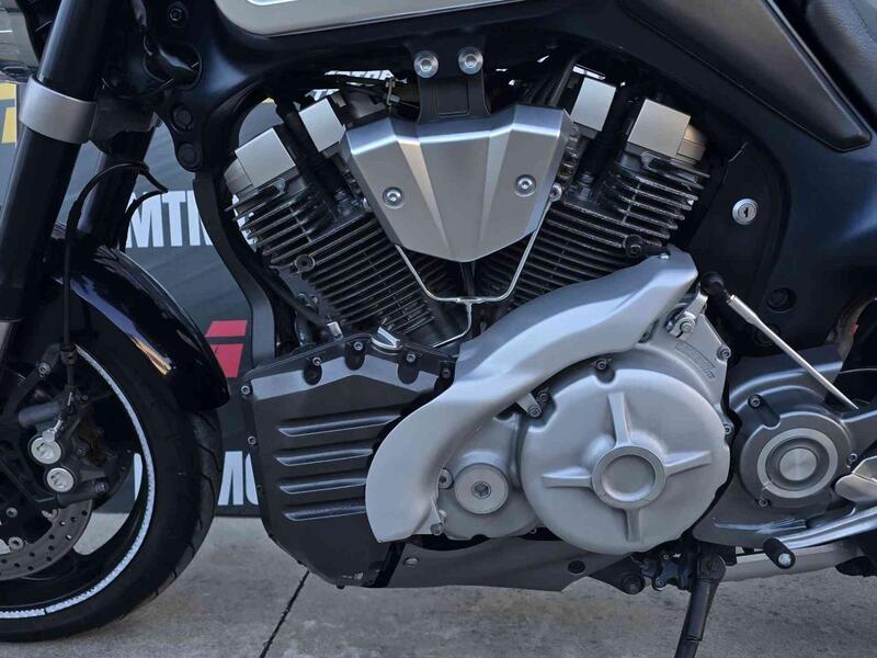 Yamaha MT-01 (2005- 11) (8)