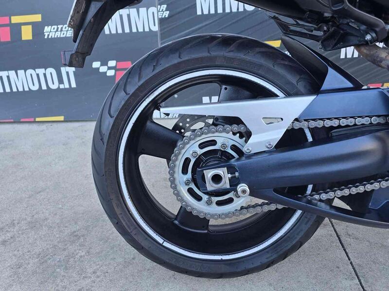 Yamaha MT-01 (2005- 11) (15)