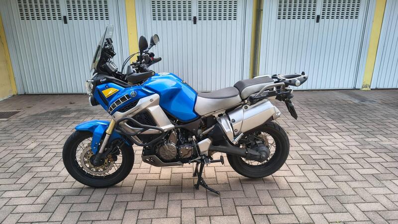 Yamaha XT1200Z Super Ténéré First Edition (2010 - 11) (3)