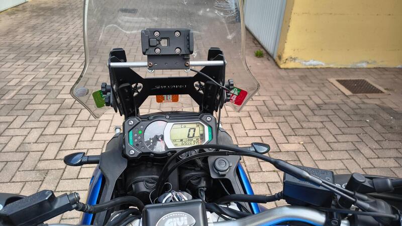 Yamaha XT1200Z Super Ténéré First Edition (2010 - 11) (4)