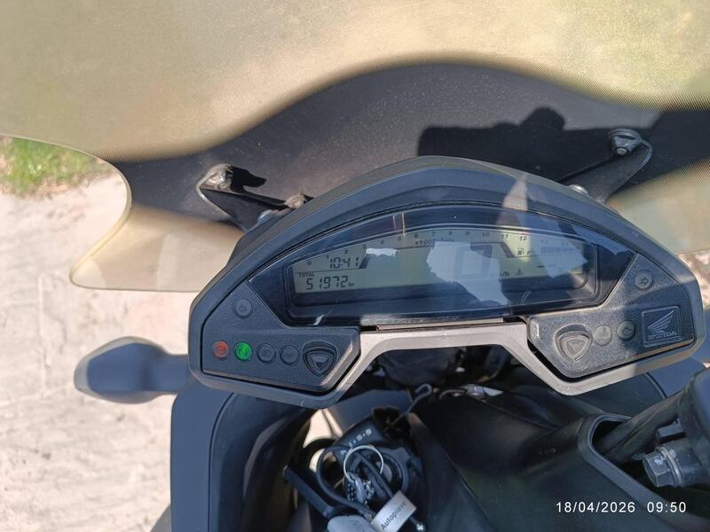 Honda Crossrunner ABS (2010 - 14) (2)
