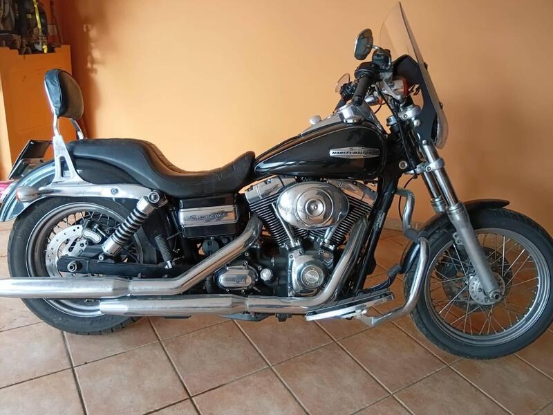 Harley-Davidson 1584 Super Glide Custom (2008 - 13) - FXDC