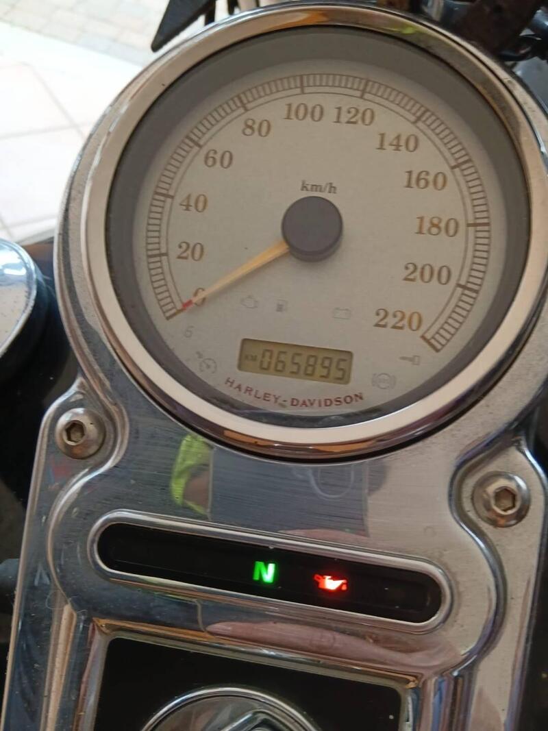 Harley-Davidson 1584 Super Glide Custom (2008 - 13) - FXDC (2)