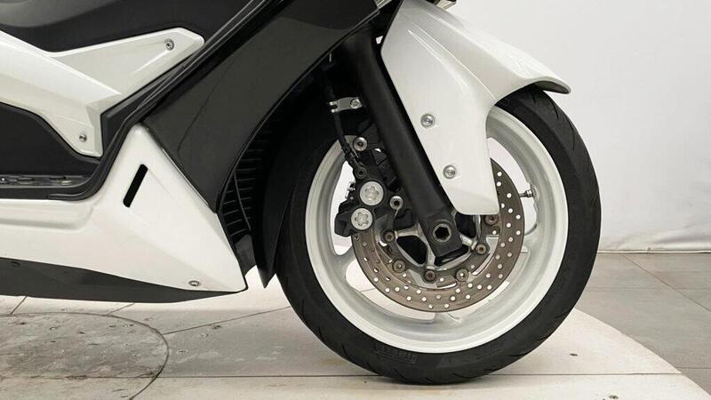 Yamaha T-Max 530 (2012 - 14) (8)